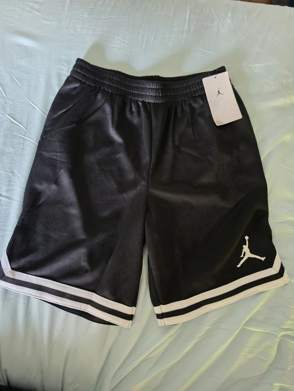 Jordan FIRE! NWT! Jumpman Core Taping Short in Black. Sz Lg. R2S!